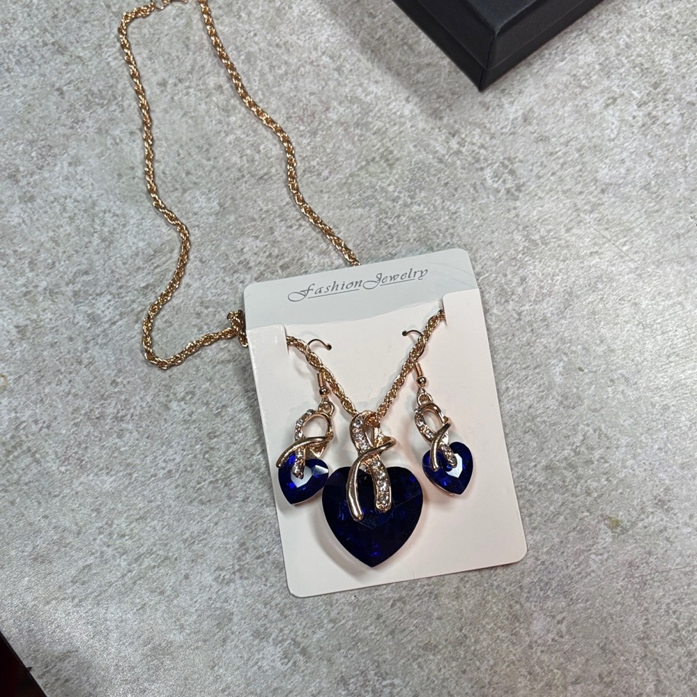 Fashion Jewelry Gold and Blue Heart Necklace Set